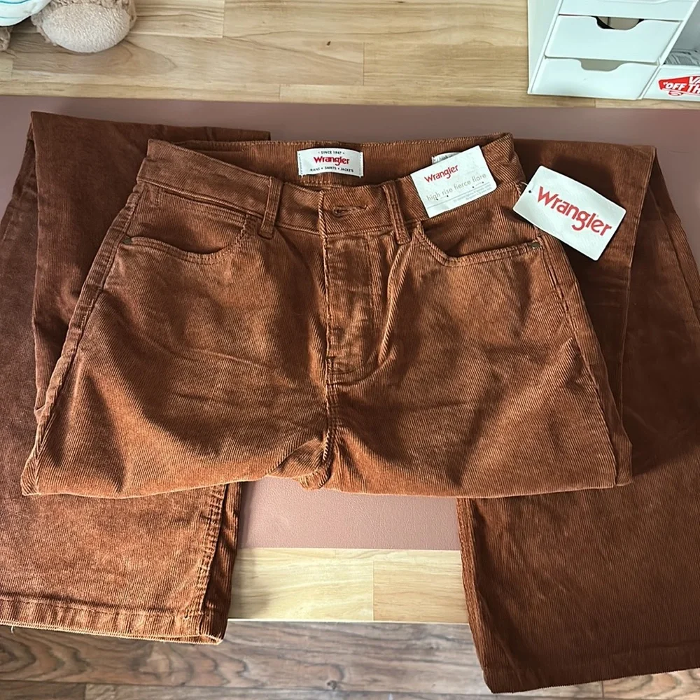 Wrangler High Rise Fierce Flare 0/25x32 - Picture 3 of 7